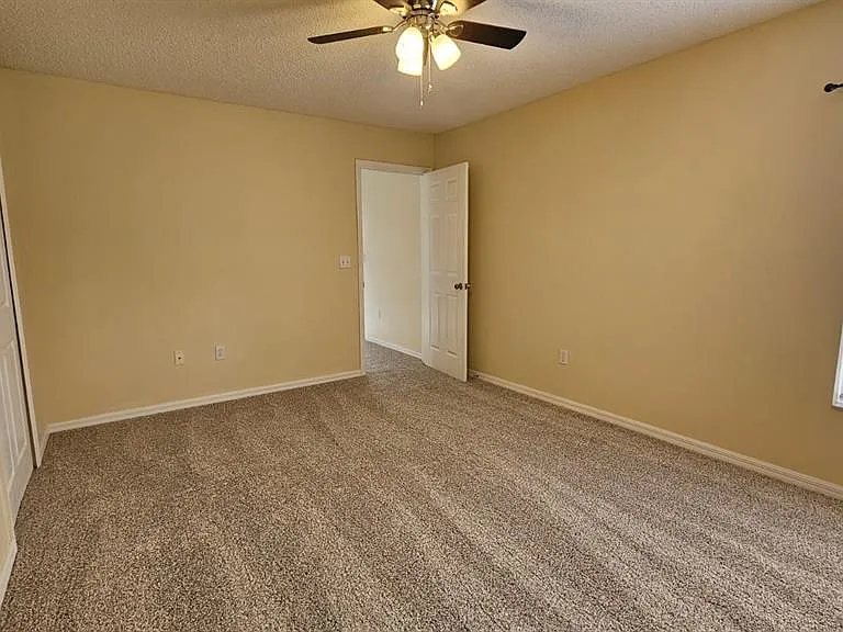 10368 Lansfield St — Photo 22