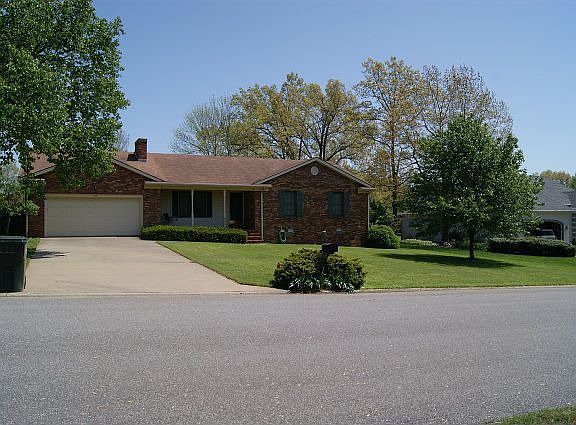 2nd image of 1553 Whippoorwill Dr