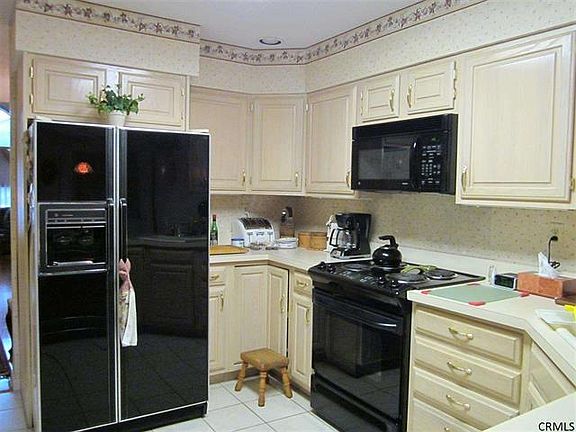 4th image of 38 Lyon Ct