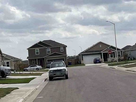 Exterior Neighborhood (street photo)