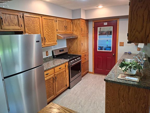 5th image of 96 Perrin Rd