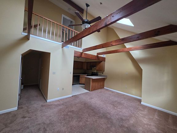4th image of 360 Union St