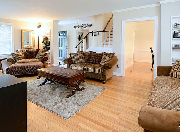 3rd image of 208 E Euclid Ave