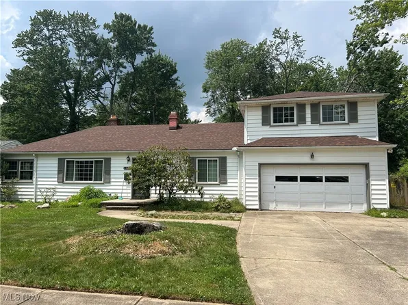 6406 Fernhurst Ave, Parma Heights, OH 44130