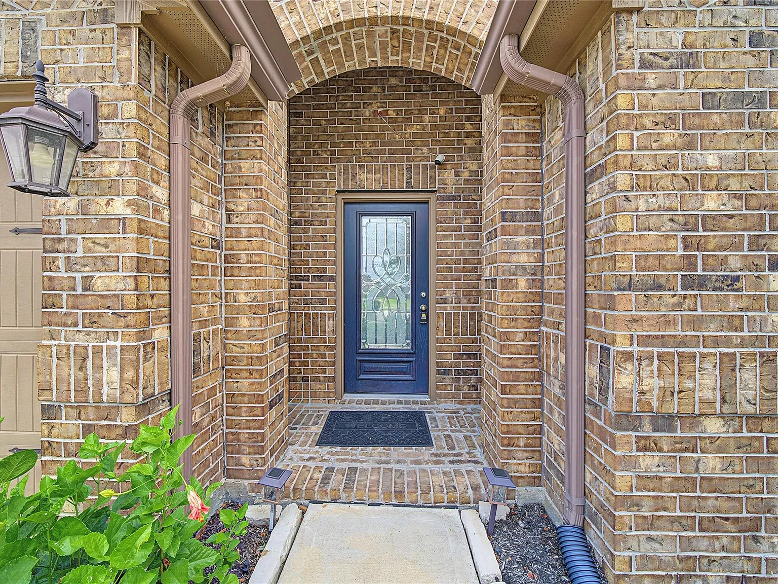 4 bed, 2.0 bath, 2162 sqft, $2,250 — Photo 3