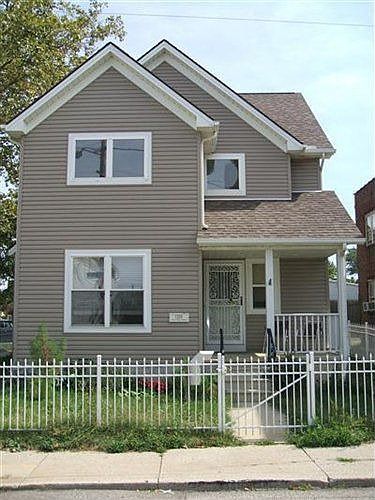 1st image of 1305 W 69th St