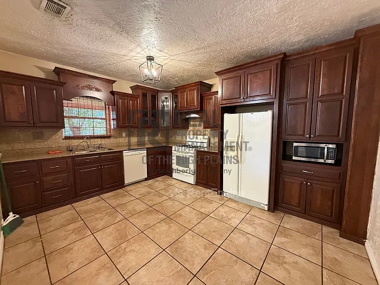 1314 NW 10th Ave — Photo 2