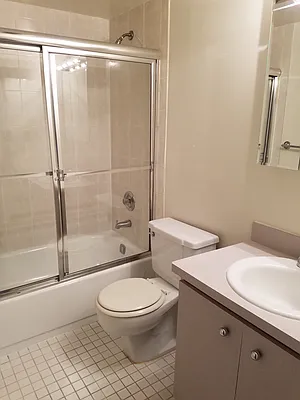 Rented by Max & Associates Realty Corp | media 9