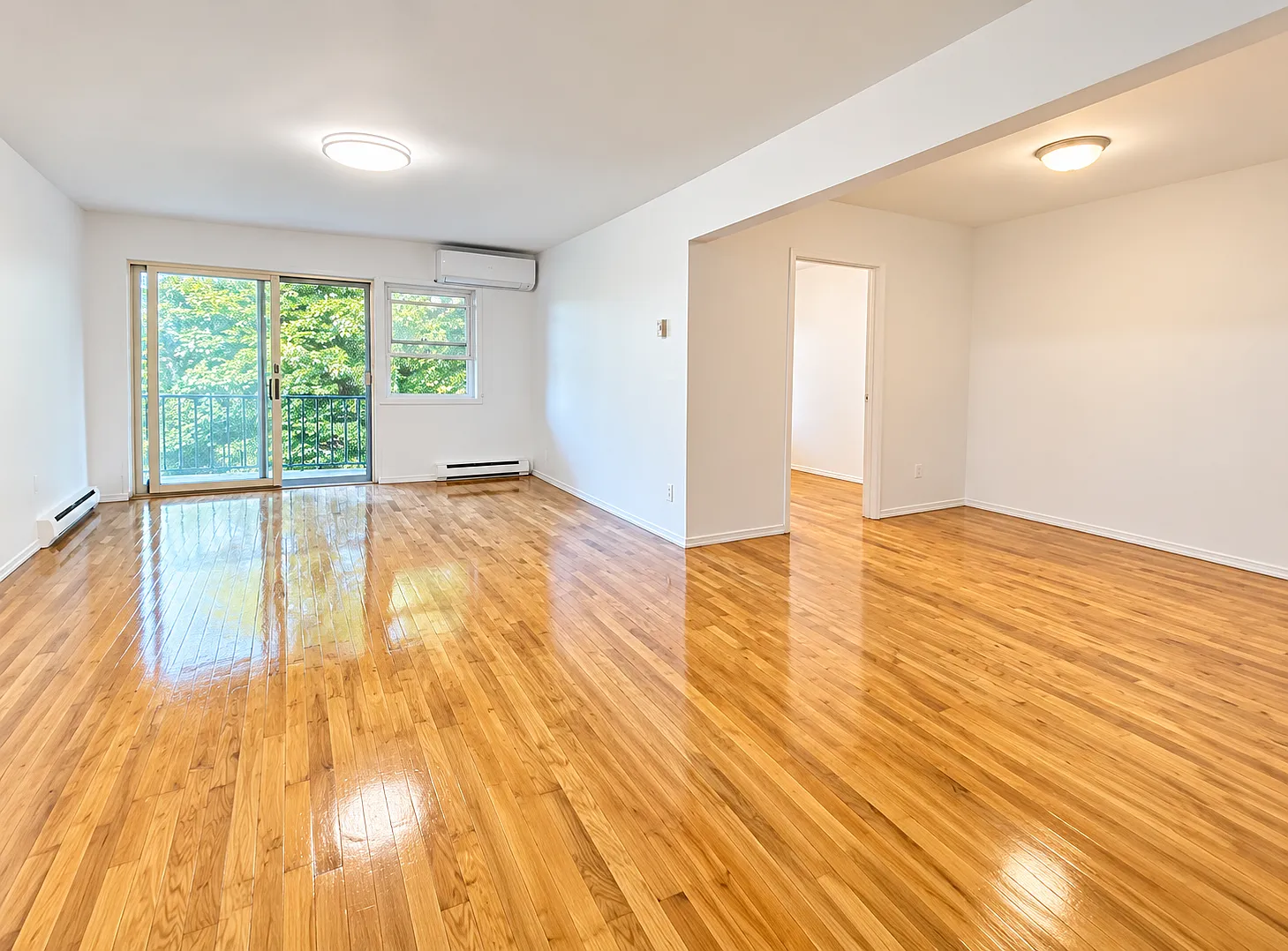 3 bed, 1200 sqft, $3,300 — Photo 3