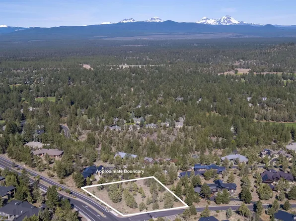 3700 NW Perspective Dr, Bend, OR 97703