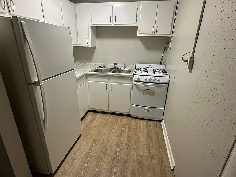 247 S Liberty St #7 — Photo 6