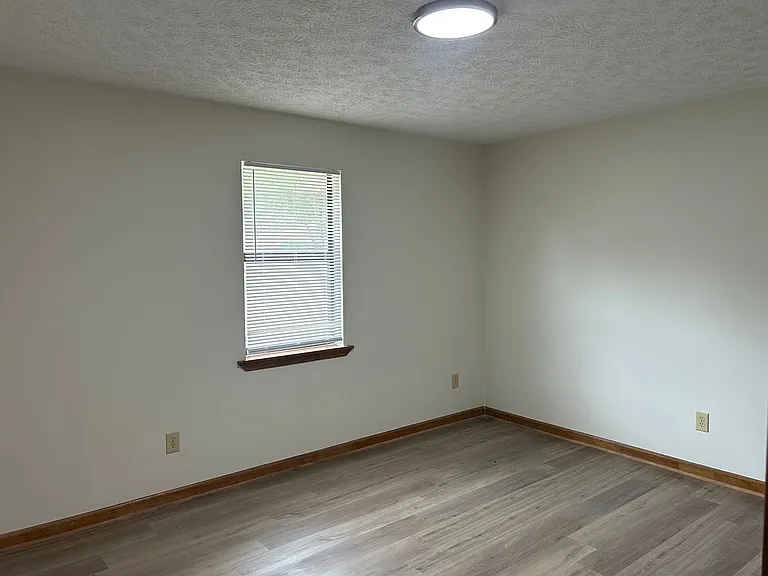 109/111 Deer Creek Ct — Photo 14