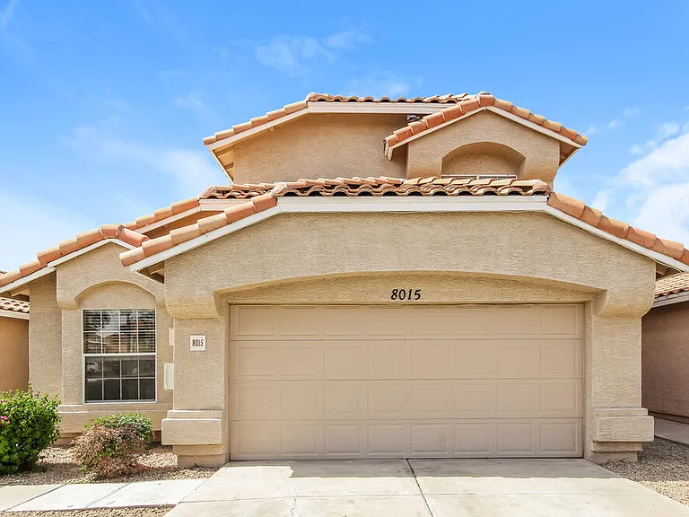 8015 W Laurel Ln — Photo 1