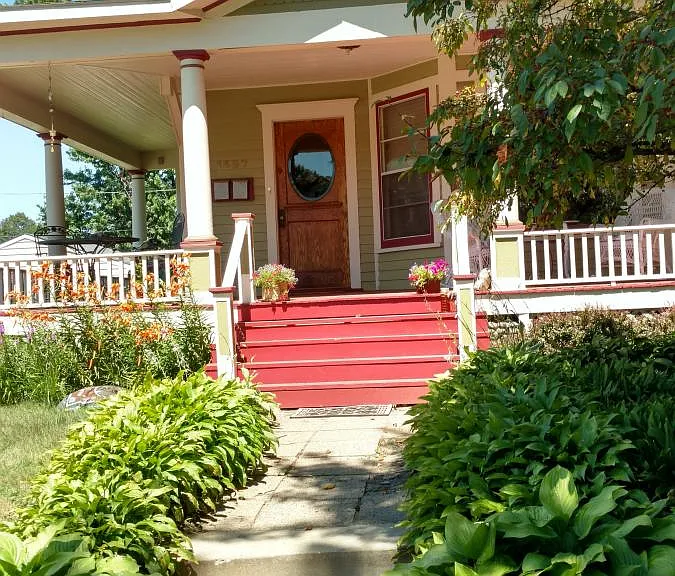 1397 Hewitt Ave — Photo 1