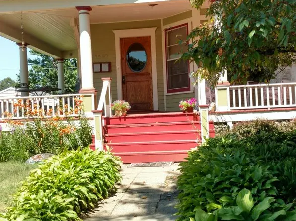 1397 Hewitt Ave, Saint Paul, MN 55104