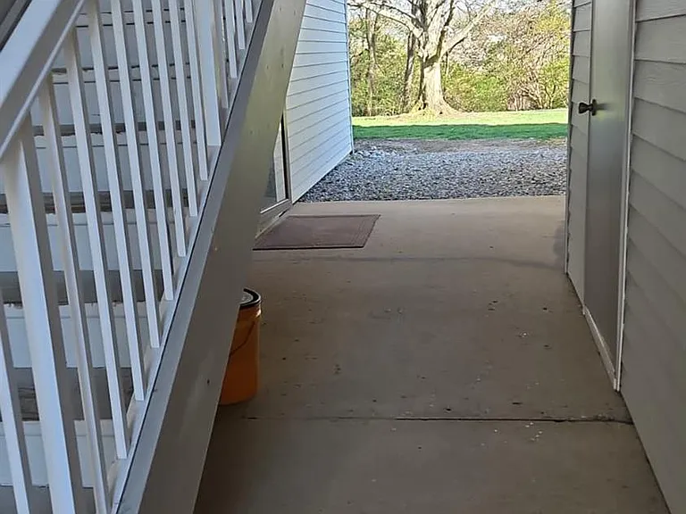 909 Ravens Crest Dr — Photo 14