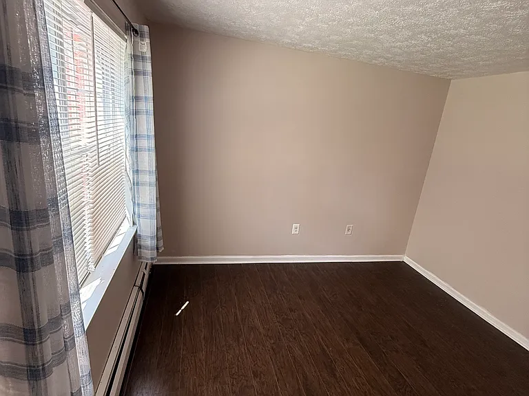 1081 Blue Hills Ave #B — Photo 14