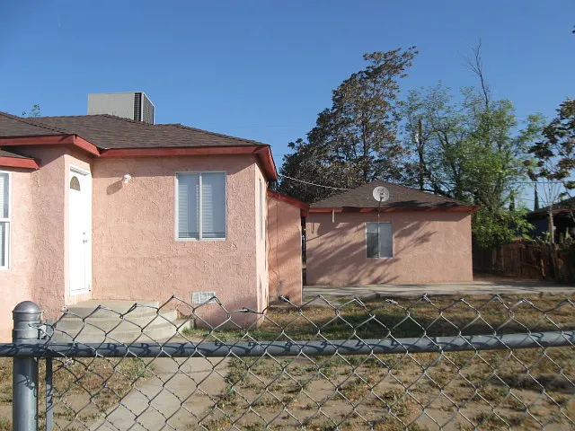 3 bed, 924 sqft, $1,700 — Photo 1