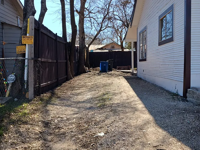 414 W Theo Ave — Photo 13