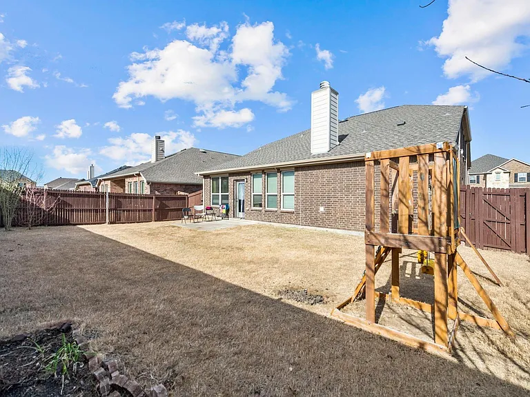 11620 Beach St — Photo 27