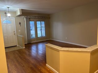 39380 Timberlane Dr, Sterling Heights, MI