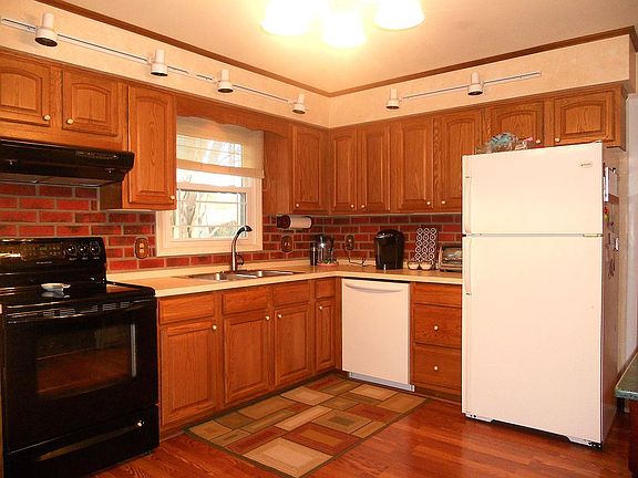 3rd image of 4141 Aleesa Dr SE