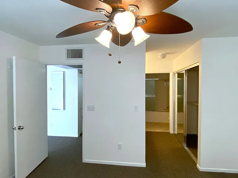 8070 W Russell Rd #2105 — Photo 11