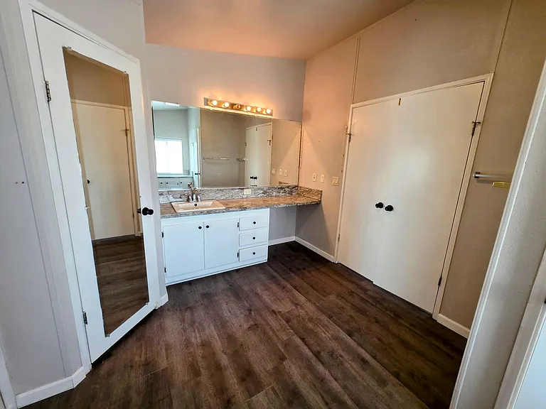 3545 Graham Ave — Photo 9