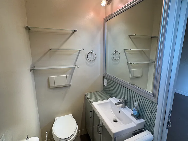 747 N Harper Ave #A — Photo 12