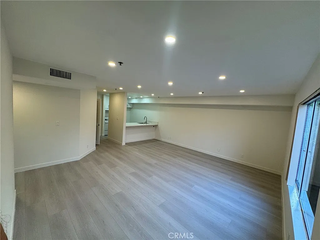Building Photo - 525 Concord St #108