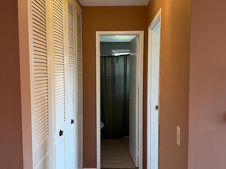 212 Regency Park Dr — Photo 7