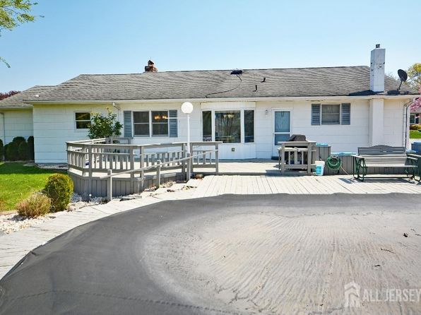 107 N Edward St, Sayreville, NJ 08872