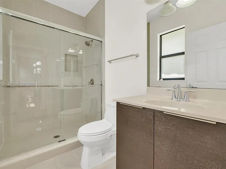 10204 NW 86th St — Photo 53