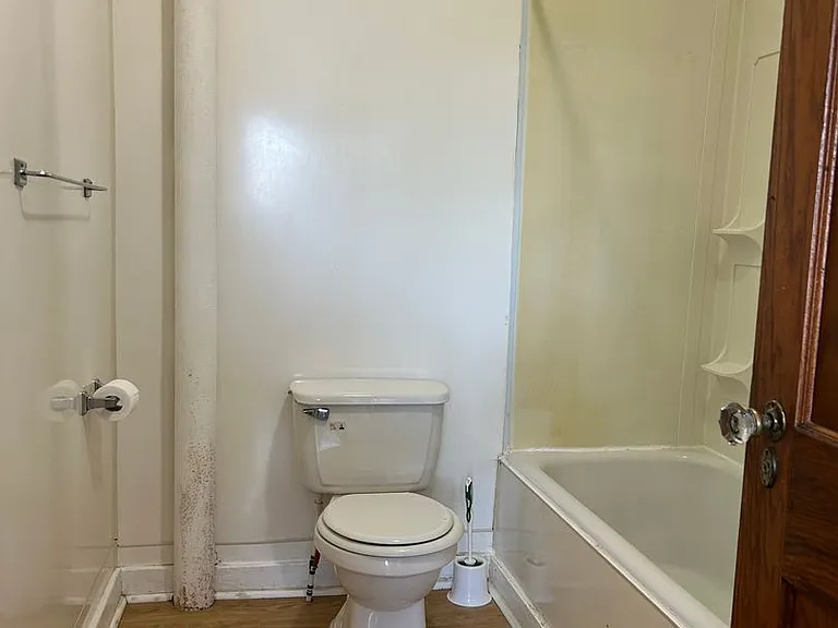 119 S A St #6 — Photo 8