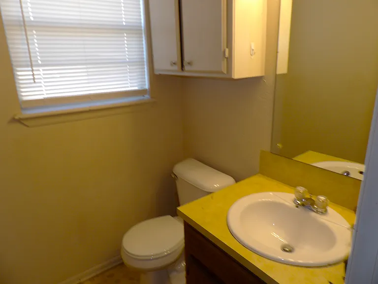 6454 NW Columbia Ave — Photo 9