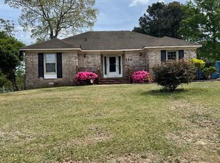 108 Lakehurst Dr, Dudley, NC 28333