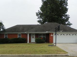 3206 Newcastle Dr, Paragould, AR 72450