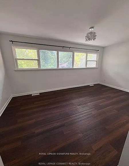 4130 Lawrence Ave E — Photo 9