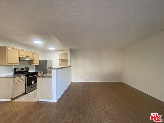 2nd image of 1531 N Detroit St #114