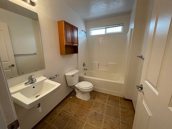 4th image of 2927 W Marbeth Ct #2921