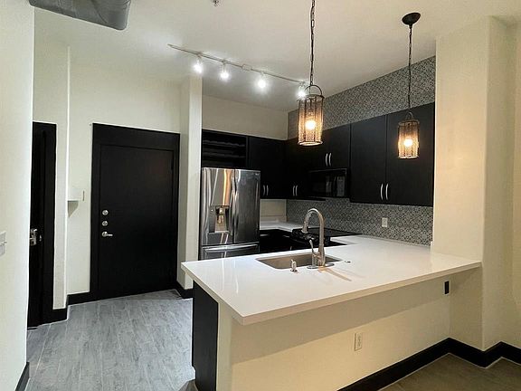 2nd image of 1901 Post Oak Blvd APT 1213