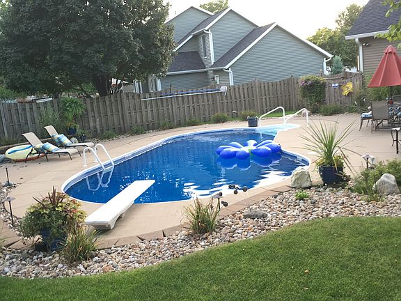 In ground pool 