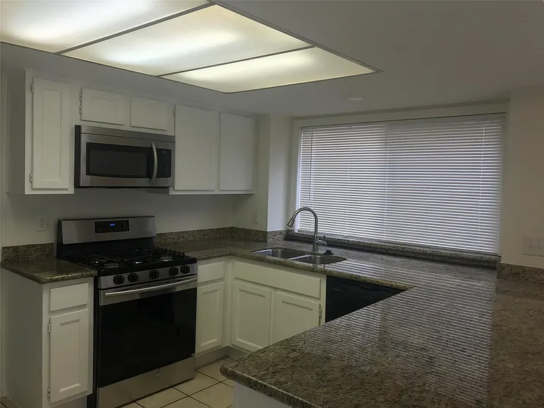 3310 Stillmeadow Ct — Photo 4
