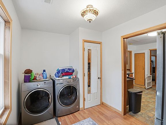 3rd image of 1714 Linnard Rd