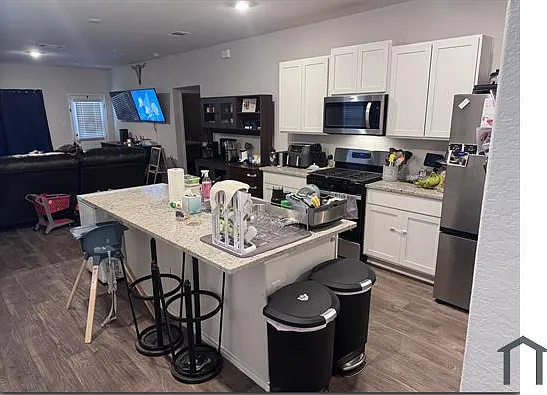 3 bed, 1489 sqft, $1,700 — Photo 3