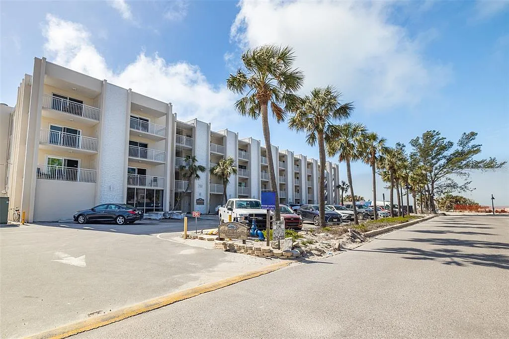 2 bed, 2.0 bath, 905 sqft, $5,000 — Photo 3