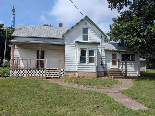 207 S Center St, Sadorus, IL 61872