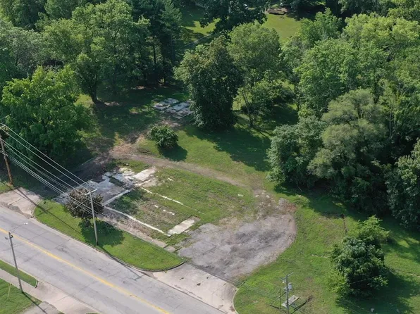 799 E Main St, Salem, IL 62881