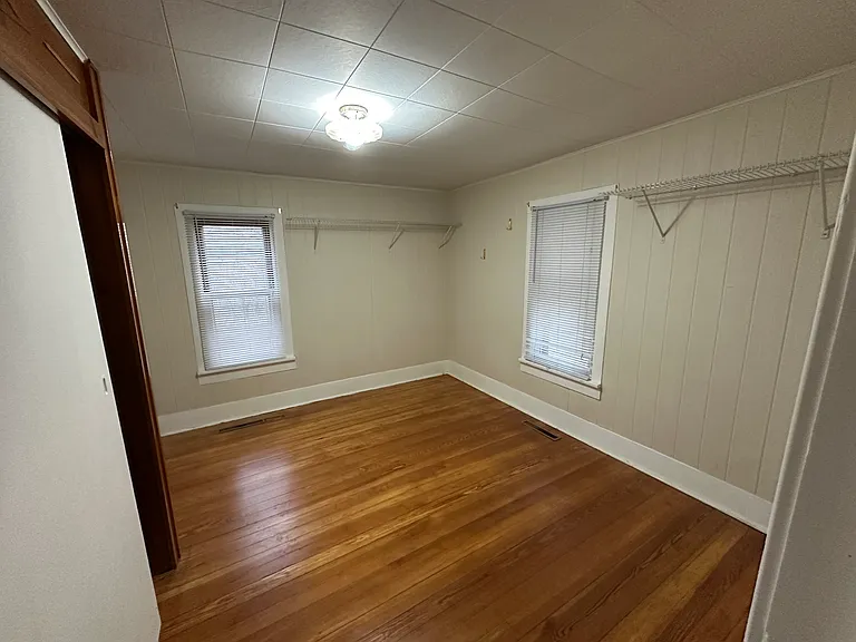 2210 S 17th St — Photo 35