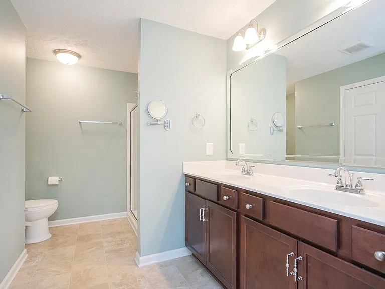 395 Devon Chase Hl #6402 — Photo 32